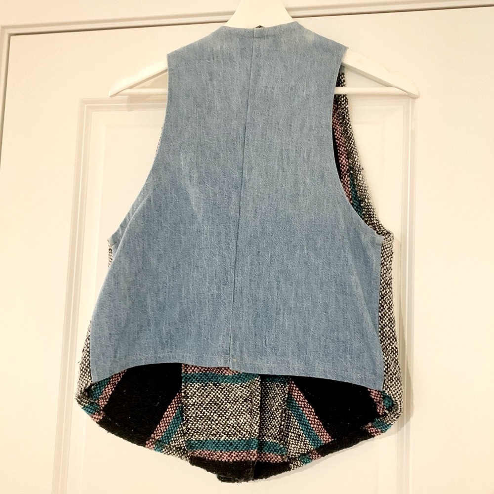 MOVING SALE | Urban Outfitters NWT Women’s Vintage Hipster Vest, Size Large - Picture 4 of 4